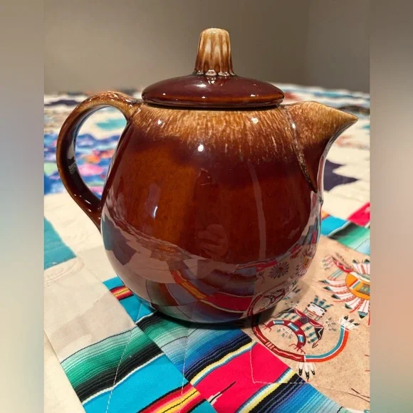 🚨 Vintage Hull Pottery Teapot with Lid - Picture 2 of 6